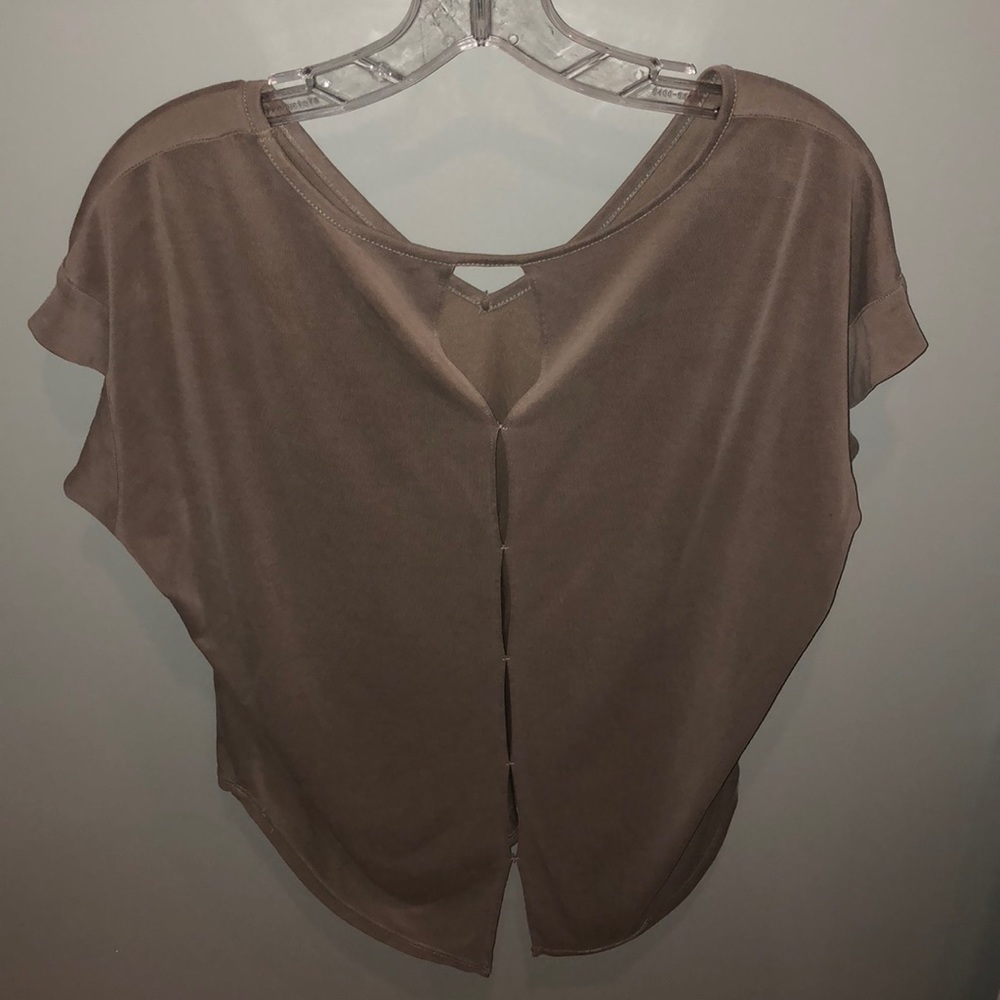 Cute Top! - Picture 2 of 2